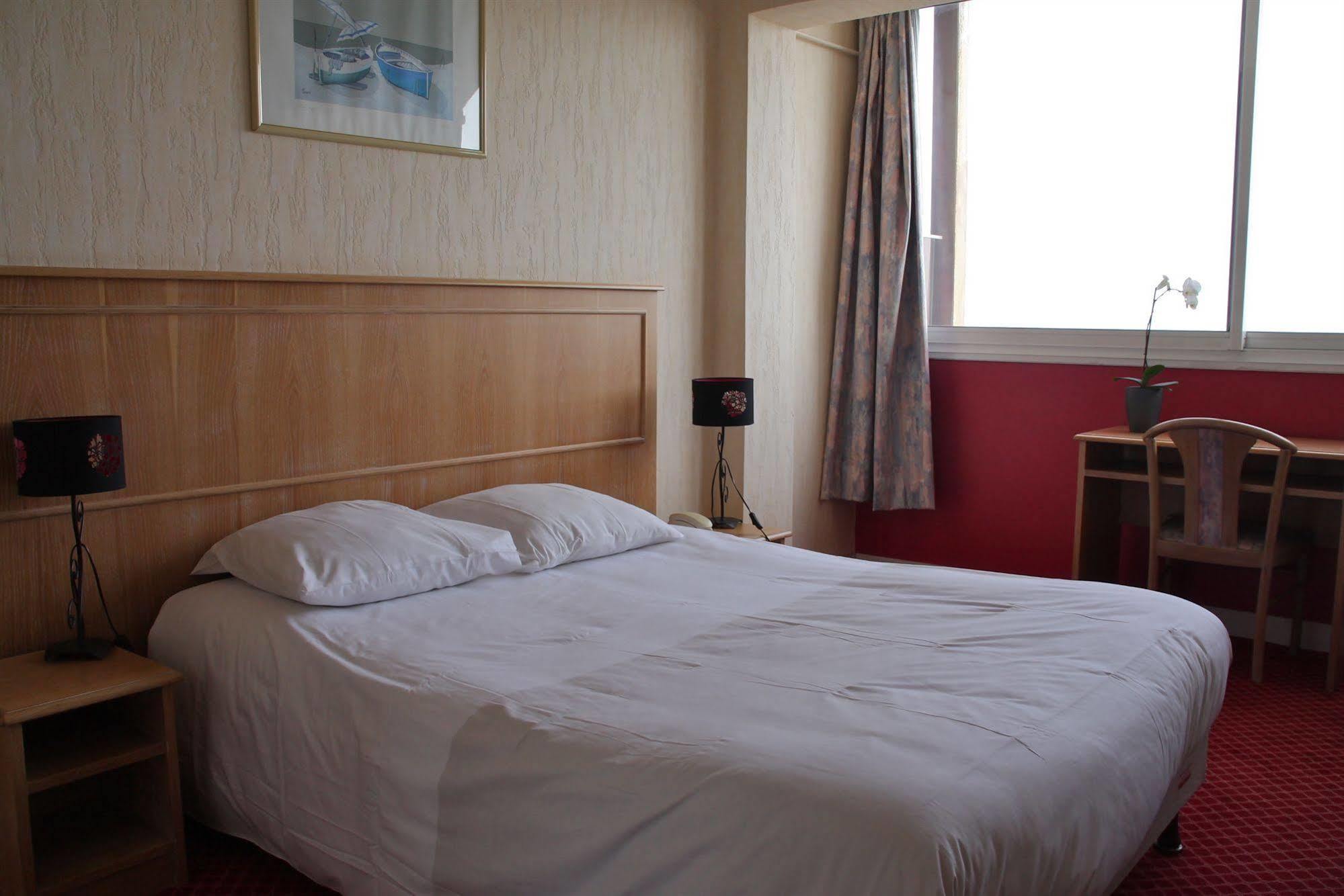 Hotel Des Thermes Et Du Casino Luc-sur-Mer Eksteriør billede